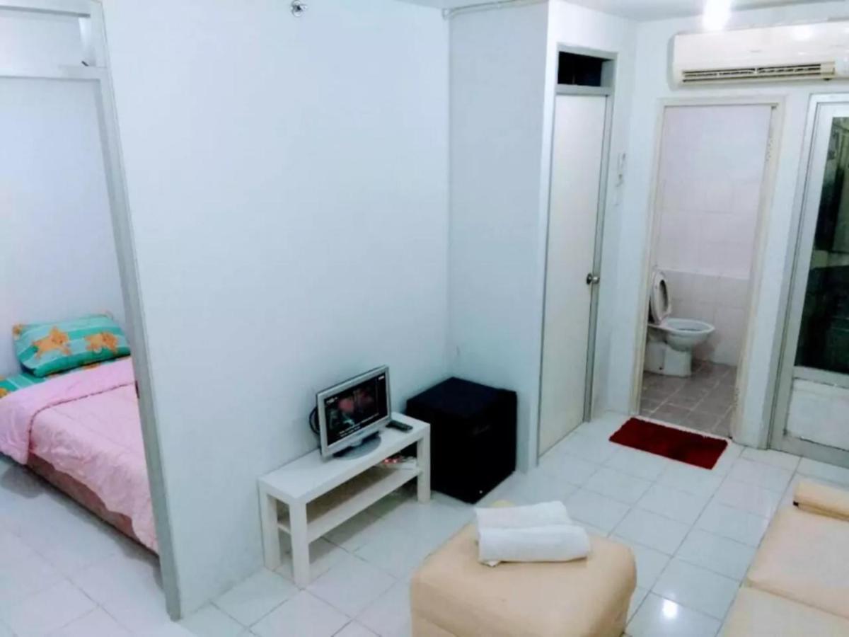 Apartment Gading Nias Residence Giacarta Esterno foto